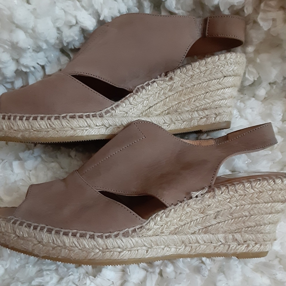 Kanna Suede Wedge espadrille-fis like size 10